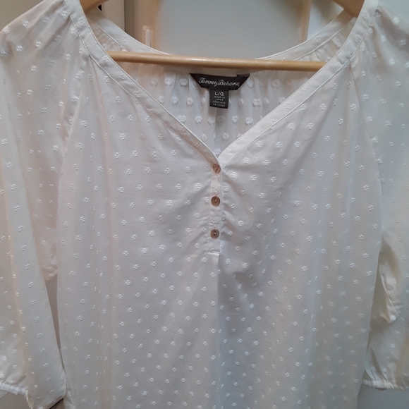 Tommy Bahama Tops - Cute White Tommy Bahama 100% Cotton Top